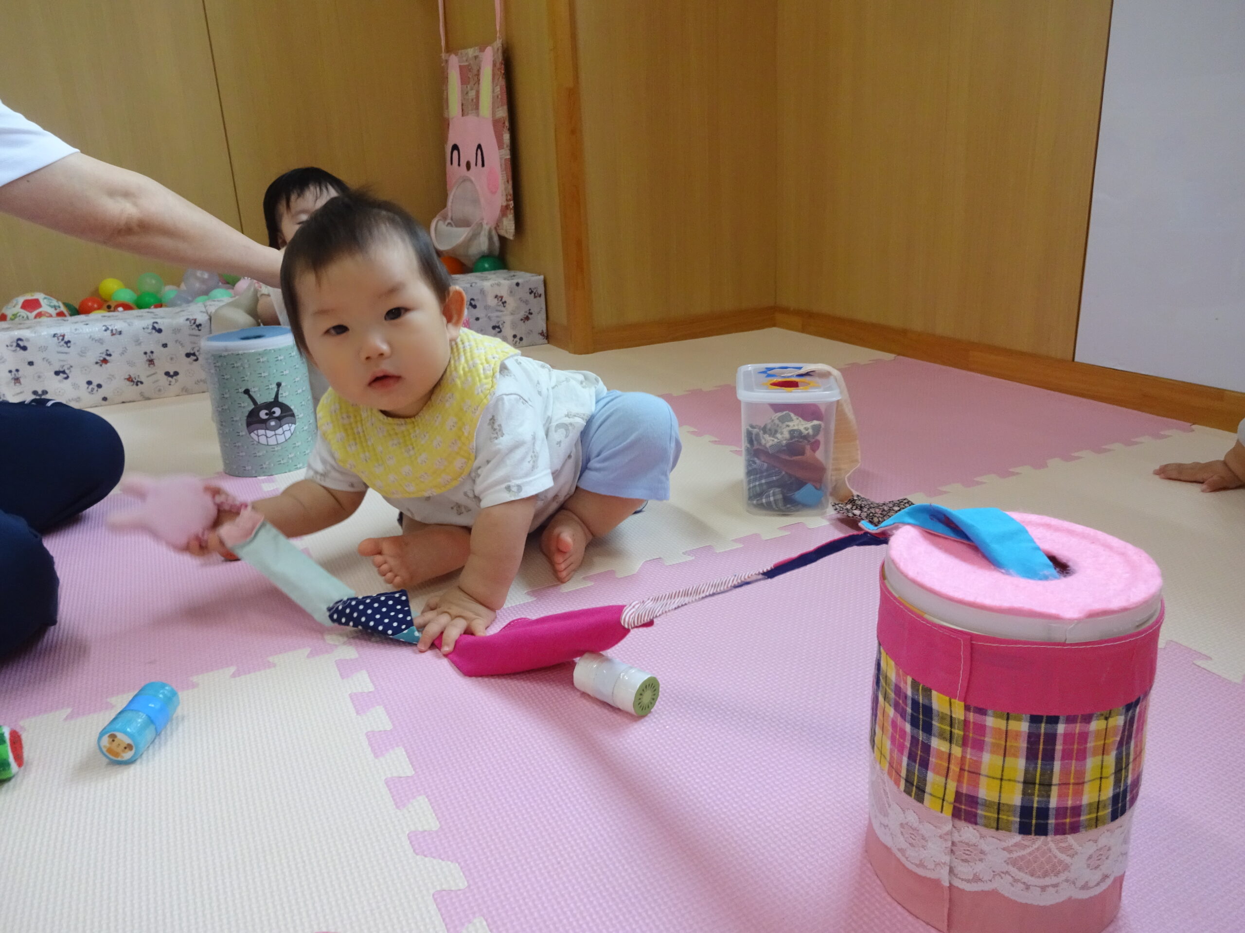 手作りおもちゃ「無限ティッシュ」が人気！ 作り方は？保育士を応援する情報サイト 保育と暮らしをすこやかに ほいくらし