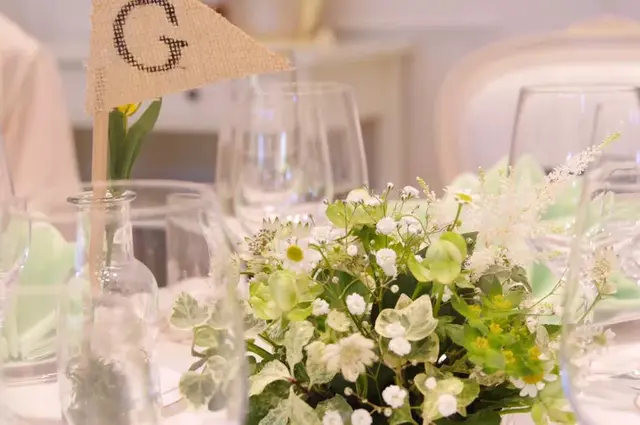 芳名帳を無料で作成!AI機能を使ってゲストブックを作成Canva キャンバ