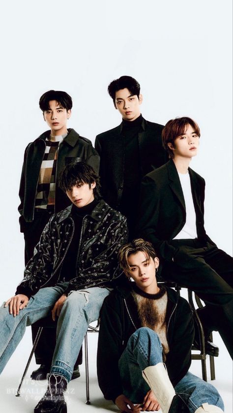 ネット上で賛否両論のリア充ポーズ「六芒星ポーズ」とは