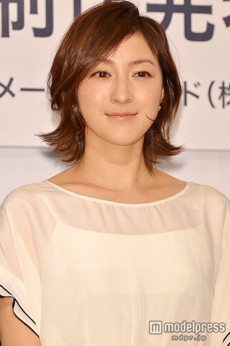 画像4 5広末涼子、第3子出産後初の公の場 スレンダーボディで会場魅了 - モデルプレス
