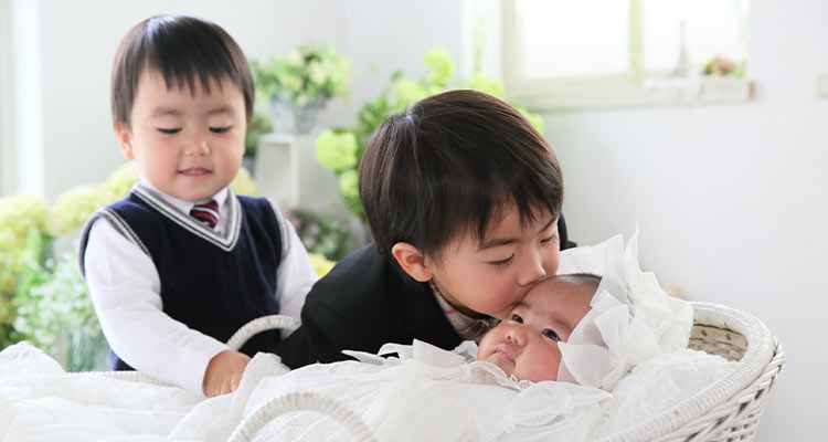 ヒヨコ姉弟♡ 大阪天満宮でお宮参り写真撮影 大阪市より大阪・豊中千里で七五三の子供写真館撮影スタジオなら ハニーアンドクランチ