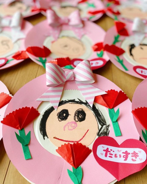 母の日制作 紙皿deお母さんタペストリー』﻿ ﻿せいさくっと