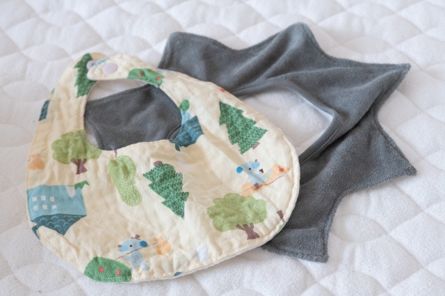 赤ちゃんのかぎ針編み 100均の糸で編んだ可愛いにぎにぎとラトルの作り方♪ - 灰色クレヨン