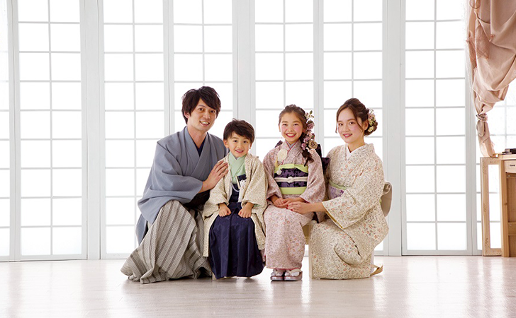 七五三 前撮り 母 の ワンピース選び年齢別おすすめデザイン&マナーNG例も紹介京都の子供スタジオ アオハル
