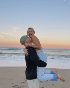 丘みどり 20周年記念アルバム『JOURNEY』全曲レビュー、カバーとオリジナル曲で巡る一篇の物語 – KING RECORDS TODAY