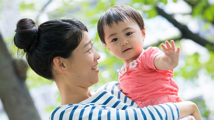 発達障害の初期兆候? 1歳児が手を繋ぐのを嫌がる驚きの理由と自閉症の見分け方 – 「ふきのこ」放課後等デイサービス・児童発達支援