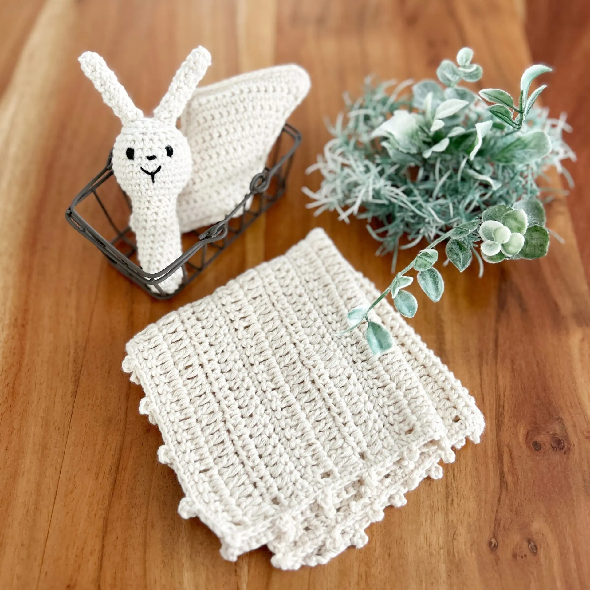 赤ちゃんのプレゼントには編み物を！初心者でも簡単！ミトンの編み方がマスターできるおすすめの人気本5選ママリ