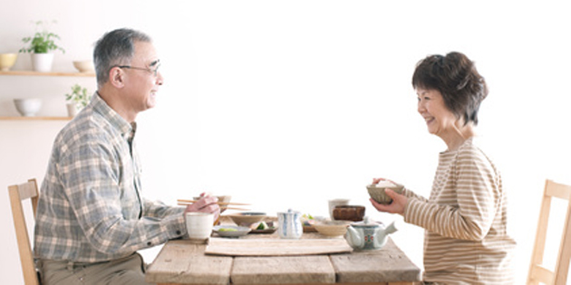 熟年再婚で幸せを掴む メリット・デメリット、成功の秘訣全ガイド -業界最大級 結婚相談所・婚活するならツヴァイ ZWEI成婚数No.1