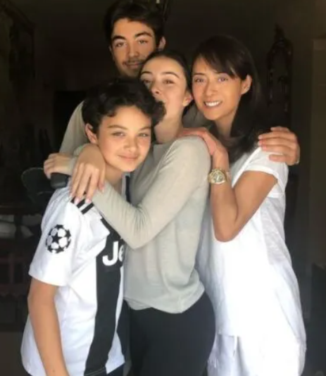 写真 MEGUMI、俳優デビューの息子・凪12歳と2ショット 「素敵な写真」と反響 - エンタメ - ニュース クランクイン