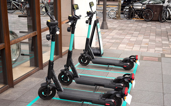 子供用電動乗用カー徹底ガイド危ない?どこで乗る?人気3種比較&安全対策まで!おもちゃいろ