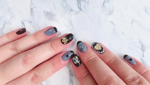 結婚式お呼ばれ向けラメネイルデザインおすすめ13選♡マナーもチェック！4MEEE