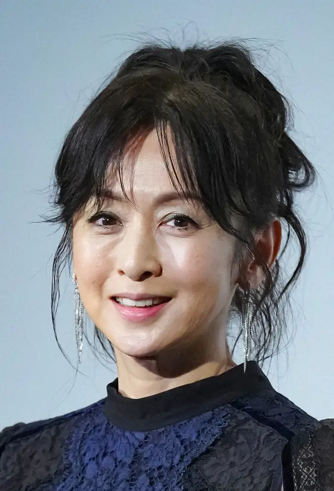 斉藤由貴 - お母さん、娘をやめていいですか？ Yuki Saito - Mom, May I Quit Being Your Daughter?NHK, 2017Yuki-san become overprotective mother that caused her daughterto not live freely, she even tried to