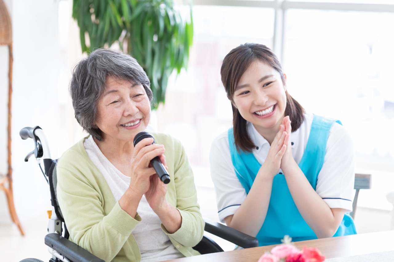 デイサービスでの敬老会の職員の出し物！簡単ハンドクラップ ダンス がおすすめ