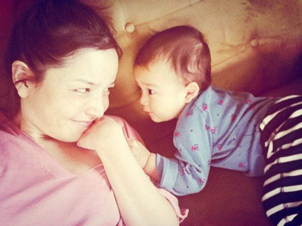 梨花、12歳息子に今にも“キス”しそうな2ショット 51歳バースデーに感慨「いつか遠く羽ばたいていくことでしょー」 1 2ねとらぼ