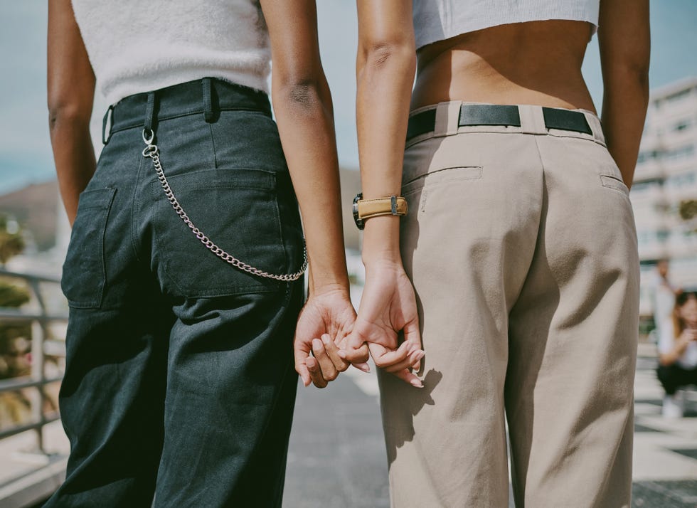 恋人繋ぎってどんなときにする？ 恋人繋ぎ以外のつなぎ方も！ - Peachy ピーチィ- ライブドアニュース