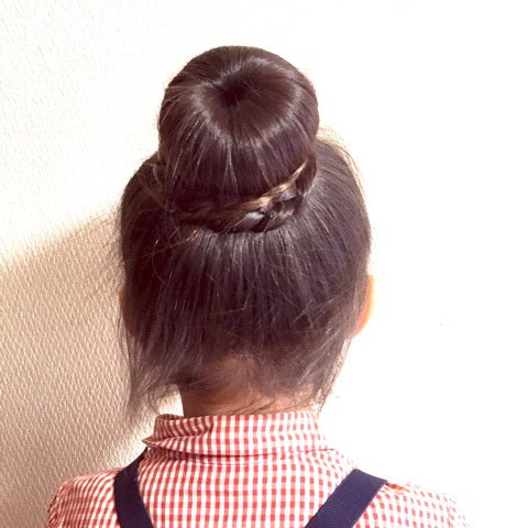 低めお団子の3つのやり方とアレンジ 12選 髪の長さ別に作り方が分かる!美的.com