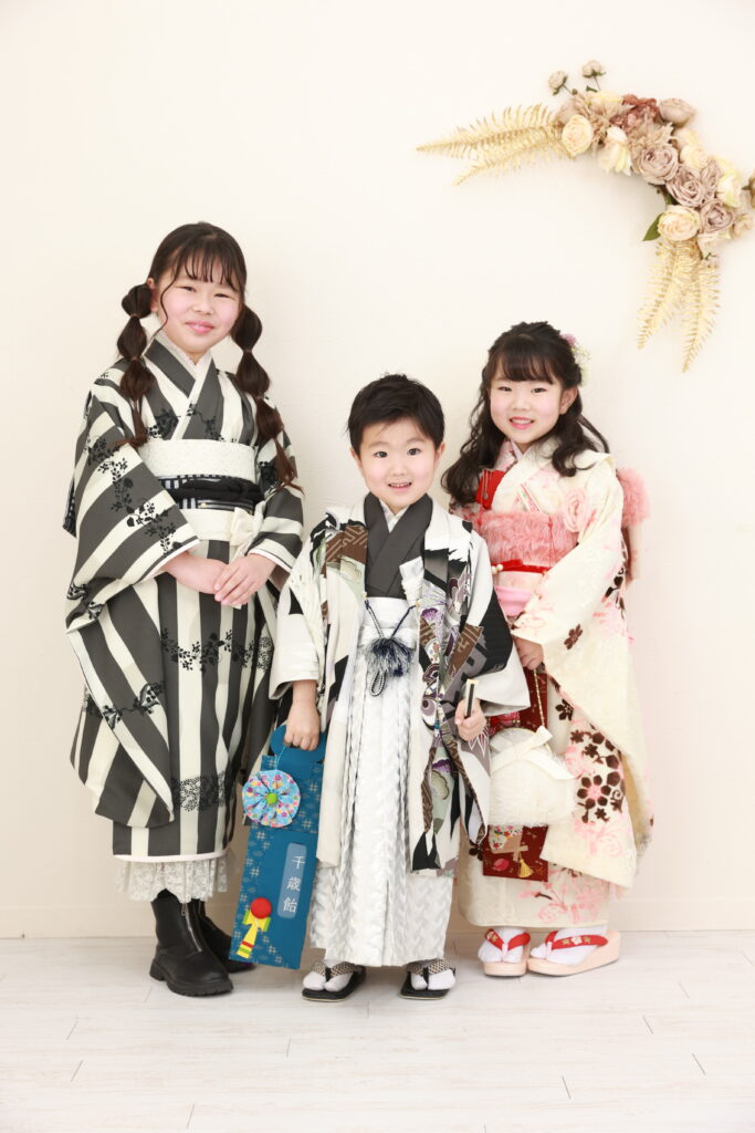 七五三の時の 兄弟 、姉妹の服装は?横浜市・金沢市の貸切 フォトスタジオフォトジェリッシュ