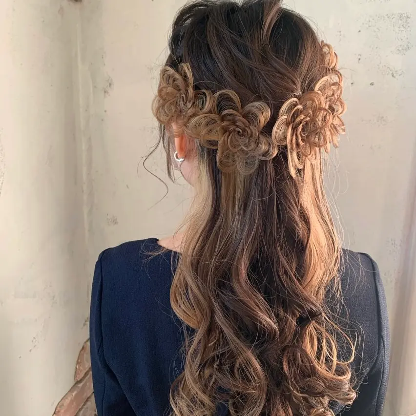 𓂃プリンセス風ヘア❁˙⋆, ⁡, ⁡, 保存しておくと後で見返せるよ꙳, @___har.hair_☜他のアレンジは𝚝𝚊𝚙ෆ̈, ⁡, ⁡,⁡, みんなが大好きなプリンセス, アレンジ♡, ⁡, サイドに寄せるとエルサにෆ̈, ⁡, ⁡簡単だからやってみてね✩⃛, ⁡, ⁡,𓂃𓈒𓏸❁, ⁡, 𝚙𝚘𝚒𝚗𝚝⋆𓈒☟, ⁡, 三つ編みの外側を広めに, ほぐしてふんわりとෆ̈, ⁡, ⁡,