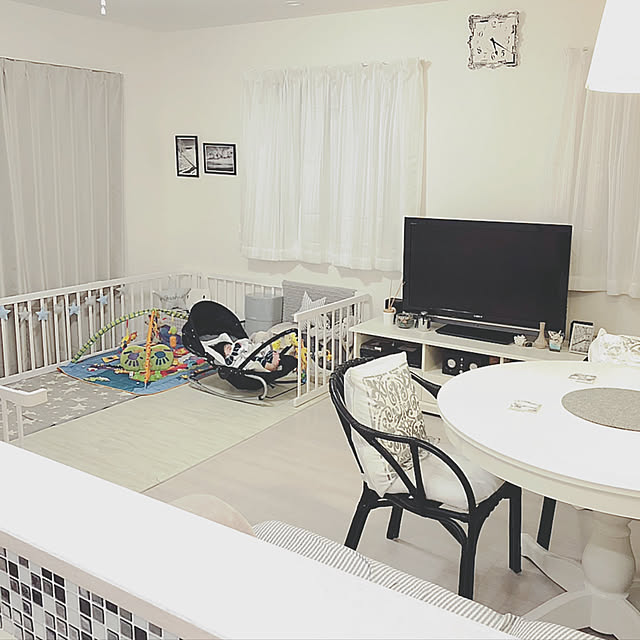 テレビ台に近づく赤ちゃん対策！安全なリビングを目指しましょう♪COVEARTH MAGAZINE