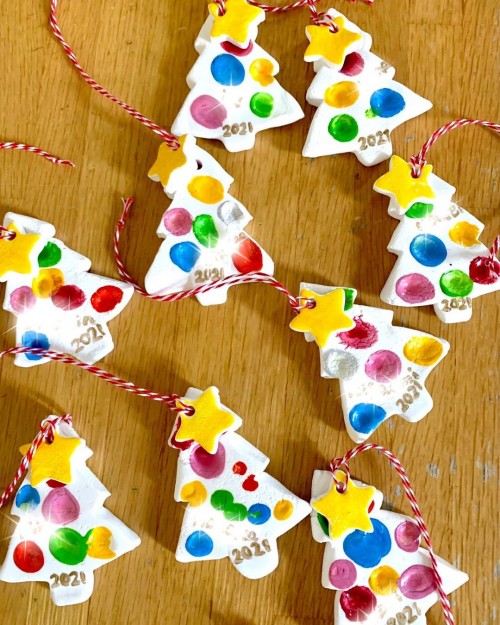 保育園のクリスマス製作で何を作る？ツリーやサンタ、オーナメントなどの製作アイディア求人あるある