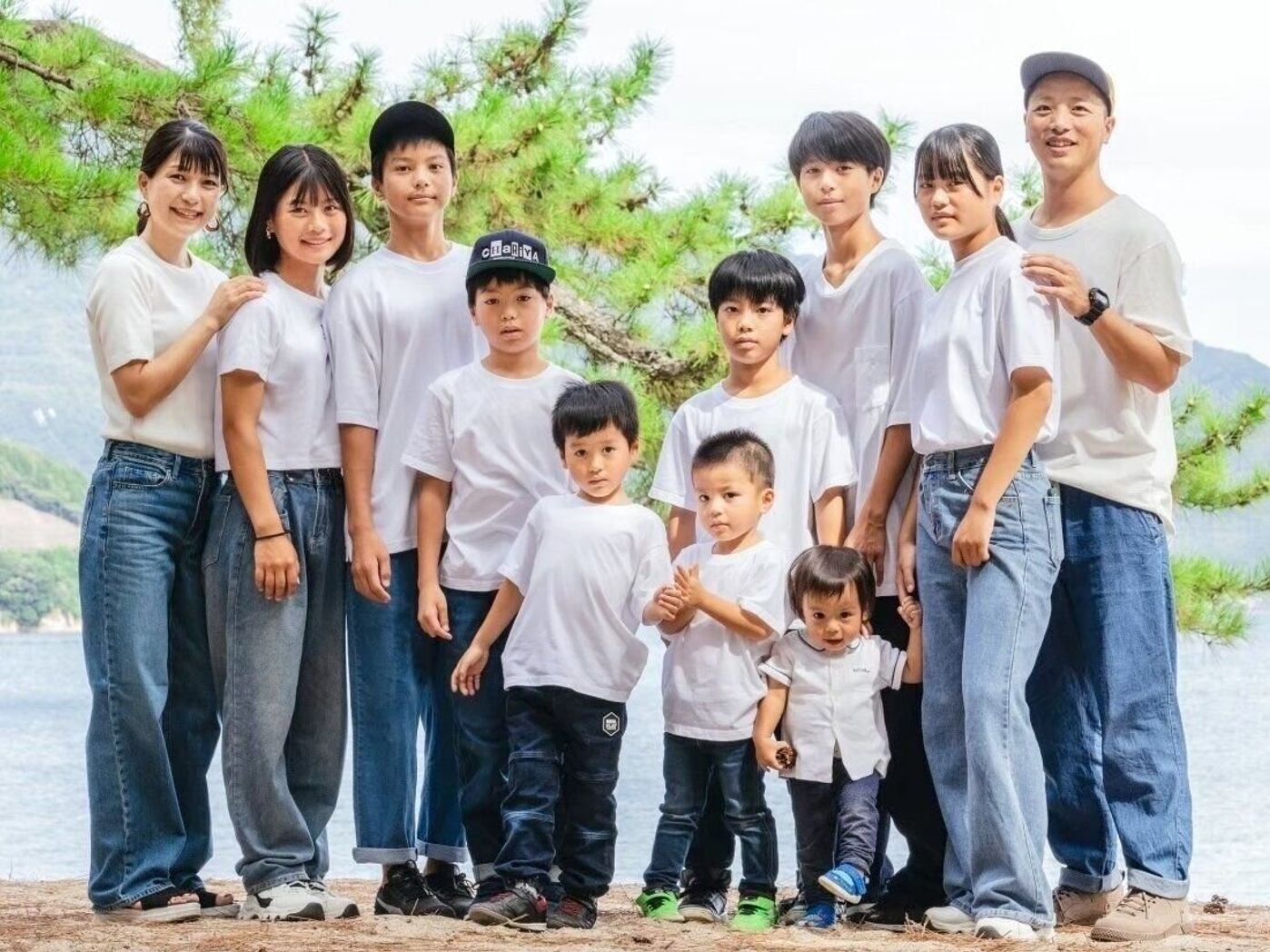 1歳の誕生日記念に！楽しくはしゃぐ姿がかわいい家族写真の撮影OurPhoto アワーフォト