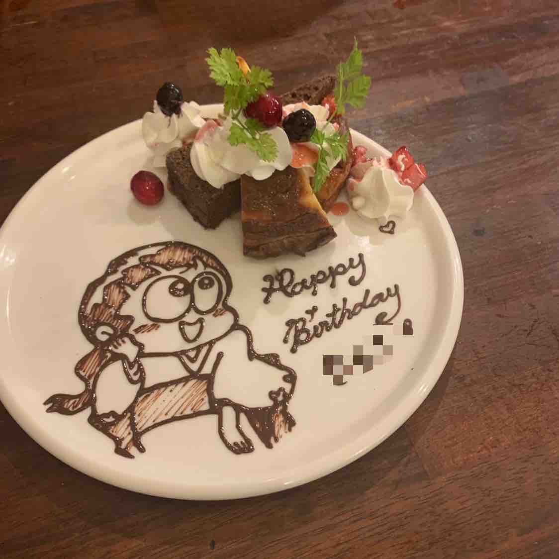 スヌーピーのバースデーを「PEANUTS Cafe」でちょっぴり贅沢にお祝い！神戸の「PEANUTS DINER」ではスペシャルなディナーコースも登場キャラWalker - ウォーカープラス