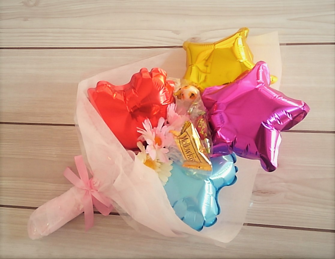 画用紙で作る！立体的なバラの花束の作り方ぬくもり