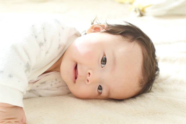 生まれたばかりの赤ちゃんの顔をクローズアップ白人の新生児の女の子 写真 無料ダウンロードのための画像 - Pngtree