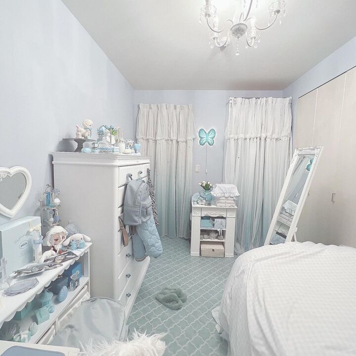 オタ活にプロジェクターは必要不可欠だからね🙂‍↕️ ・ ・ ・オタク部屋オタ活シンプルインテリア ナチュラルインテリア 韓国インテリア 14畳 14畳インテリア 1ldkインテリア プロジェクター模様替えカフェテーブル 一人暮らし ひとり暮らし 一人暮らし部屋