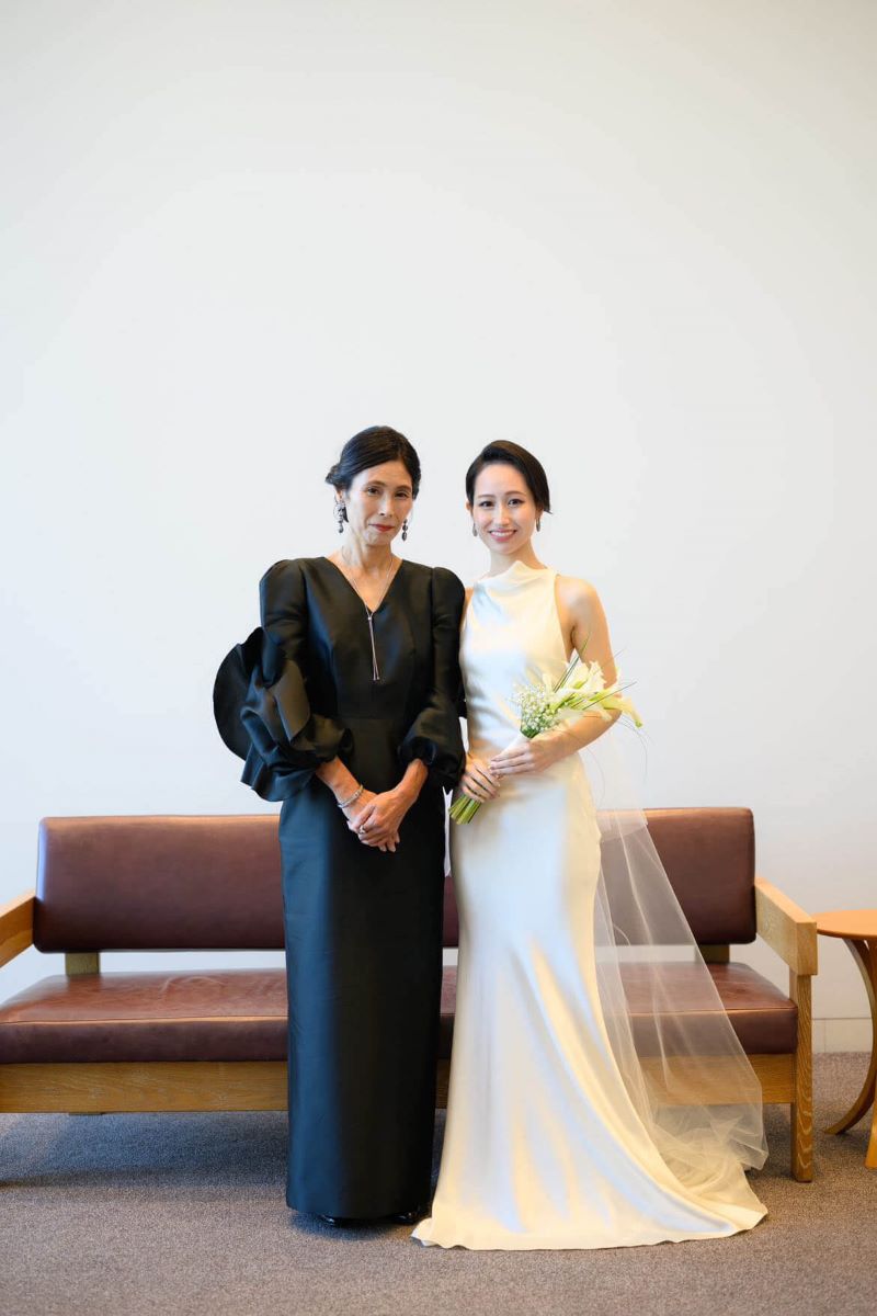 結婚式 母親は洋装でもいい？服装マナー・失敗しないドレスの選び方 - IKINAイキナ