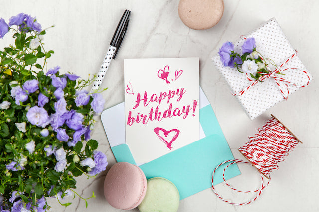 英語で祝う誕生日メッセージ 43選 ネイティブも使うオシャレな例文