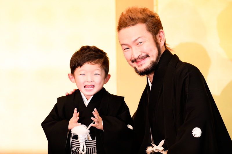 中村獅童、4歳長男・陽喜の初お目見え後の“寝姿”を公開 「お着物着るといい歌舞伎ごっこしながら」 1 2ねとらぼ