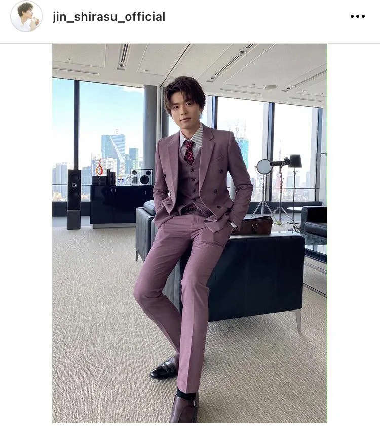 改めて、沢山のお祝いのお言葉ありがとうございました^^ 写真は退院した日に撮ったもの☺️ 2度目の帝王切開での出産でしたがわかっているから乗り越えられた痛みもあり わかっているからこそ怖い部分もあったりでも無事産声を聞けたときの安堵感と 産まれたての我が