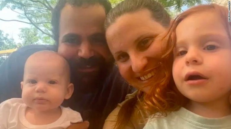 アリエルと彼女の兄弟たちは、実際にはみんな同じ両親から生まれているんです。たぶん。 : r DisneyTheories