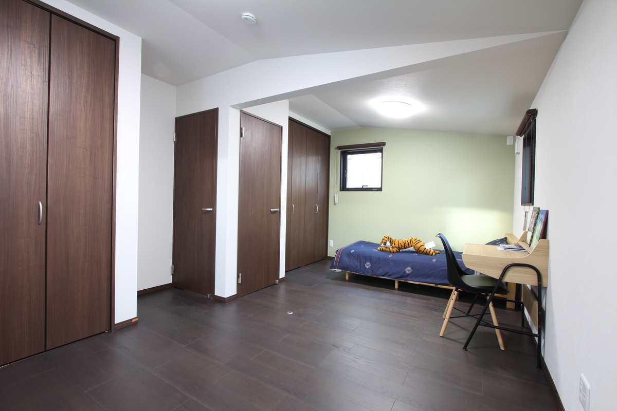 ３人兄弟の子供部屋レイアウト☆自分スペースでお片づけも上手に♪ - conote life