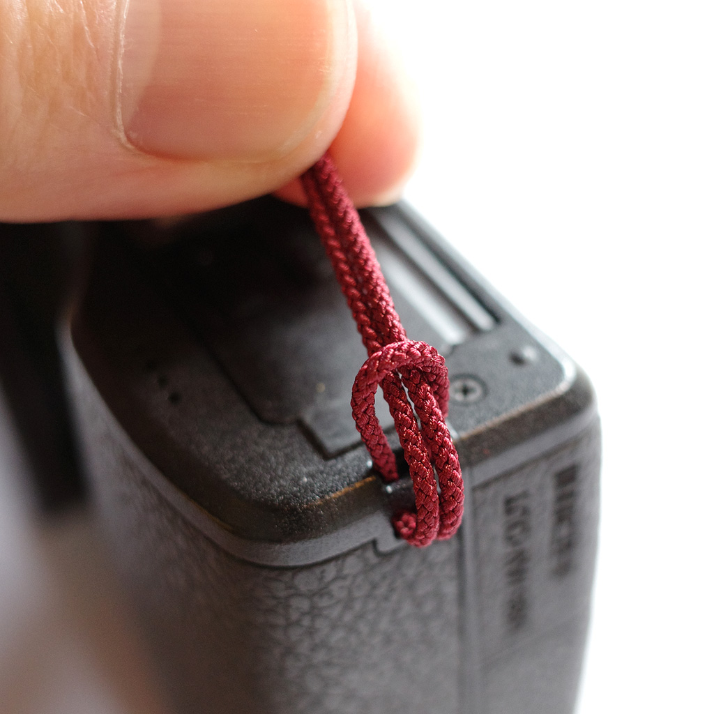 お花結び 紐キーホルダー 雛菊 黄 - GRUPSminne byGMOペパボ 国内最大級のハンドメイド・手作り通販サイト