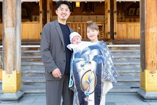 お食い初めの赤ちゃんの服装は何が正解？シーン別ママコーデ・パパコーデも