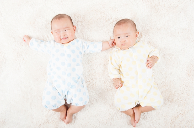 新生児はいつから笑うの？笑う理由や笑わせるコツも解説こども写真館スタジオアリス写真スタジオ・フォトスタジオ