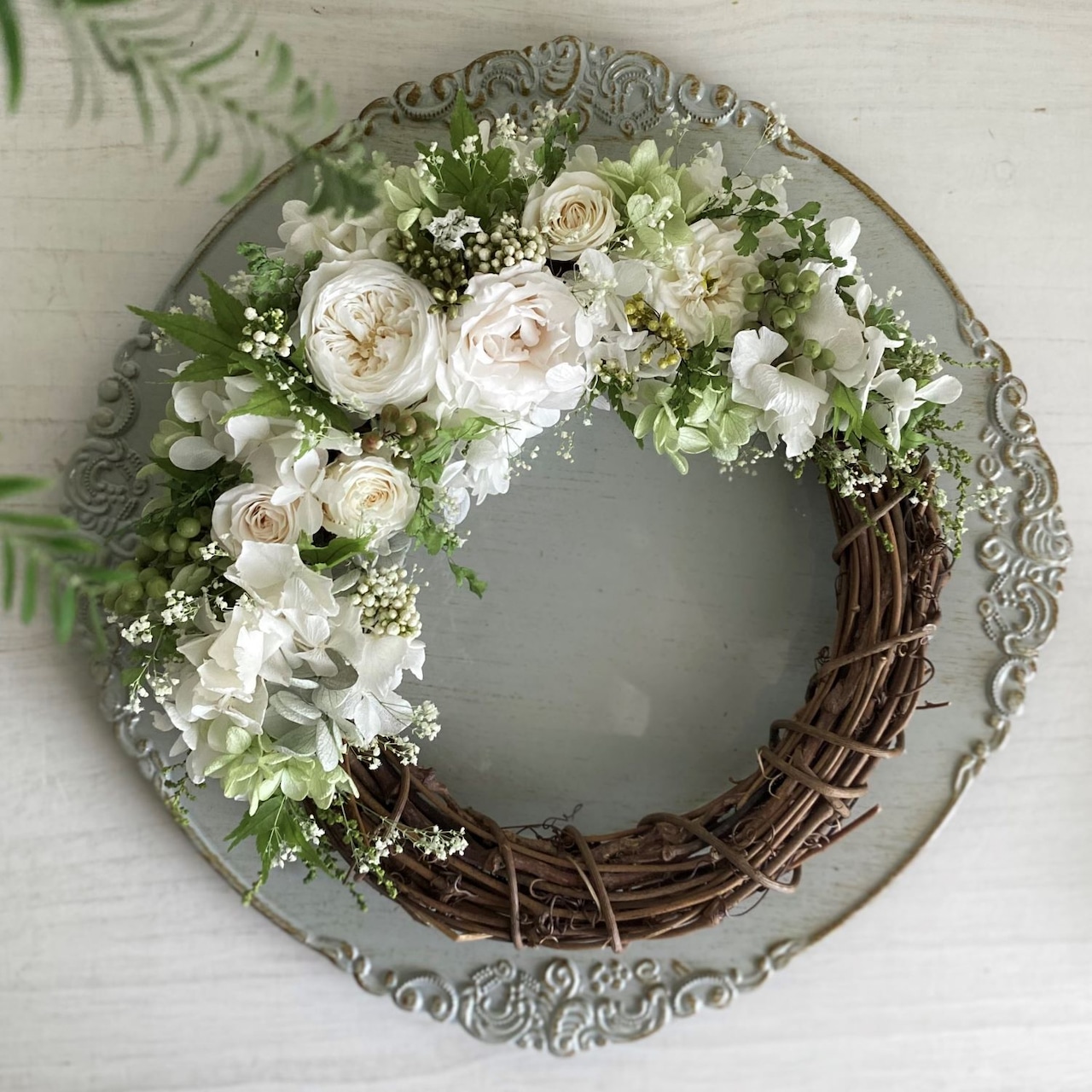 Lune Bonheur＜bel hiver＞＊ウィンターリース＊ハーフムーンリース＊北欧＊冬＊秋＊プリザーブドフラワー＊お花＊ギフト＊結婚祝い＊新築 祝い＊クリスマス＊フラワーリースatelier Henriette アトリエアンリエット ＊プリザーブドフラワーのフラワーギフトと