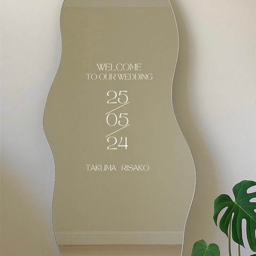 ウェルカムボードが入荷いたしました💐 ウェルカムスペースに飾れるA4サイズ〜 入口に目立つような大判パネルA1サイズまで！！お客様ご希望のデザインもご対応可能なので ご相談くださいませ🌟価格 A4サイズ5000円〜 その他の投稿はこちらから @as__wedding1