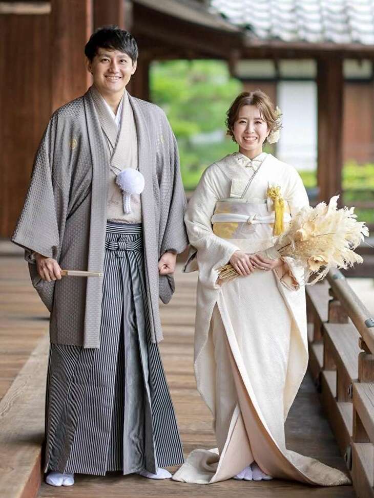 結婚式では和装と洋装の両方の衣装を楽しめる！違いや費用・注意点まで徹底解説 – THE KIMONO SHOP