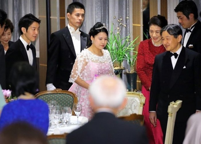 絢子さま、守谷さん会見全文 日常の喜び、感じたい - 日本経済新聞