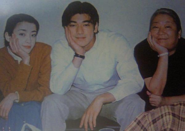 宮沢りえに“性接待、枕営業”を強要した母親の毒親っぷりが震える 。18歳で脱がされた真相や大物タレント達との夜の関係は恐怖すぎる。森田剛との結婚で騒がれたV６解散劇の黒幕説についても迫ります！- MAGMOE