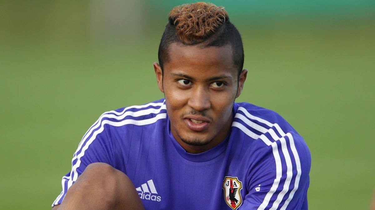 キャンベルは昨年、オリンピックで初めてメダルを獲得したジャマイカ人男性となったとき、22.15メートルの投球でアメリカ人のライアン・クルーザー、22.90m、ジョー・コバックス、22.15mの後ろの表彰台でフィニッシュしているのを見た。https:jamaica-gleaner.com