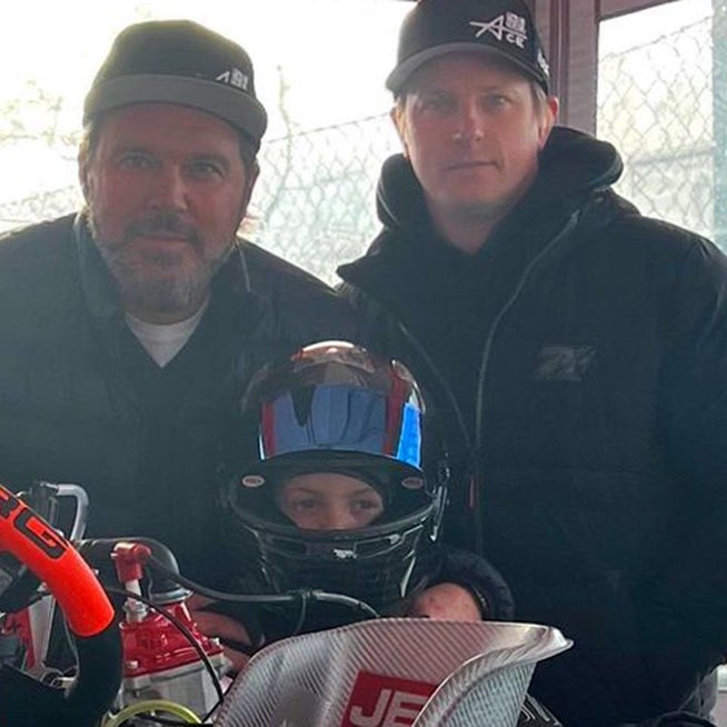 2017年F1第20戦アブダビGP キミ・ライコネン フェラーリ の応援に訪れた妻ミントゥさんと息子のロビンくんautosport web