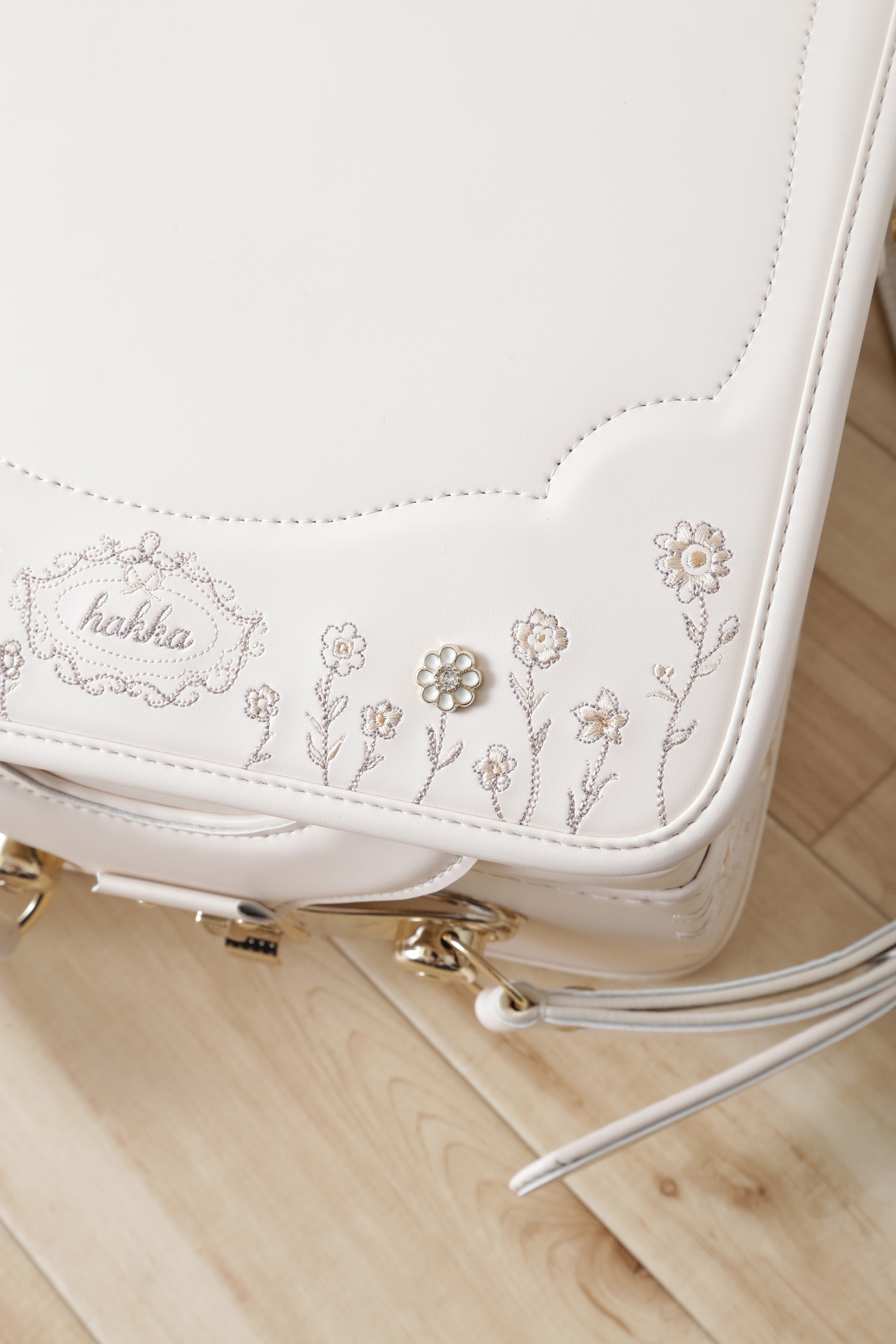 ラン活 ノムラの白いランドセルが男の子も女の子も共に使えるデザインで可愛い3LDK、75平米、築15年のマンションをフルリノベーションした家族のブログ