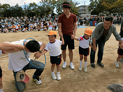 運動会 №５ 年少・満３歳組親子競技・年中組パラバルーン潜竜聖母幼稚園