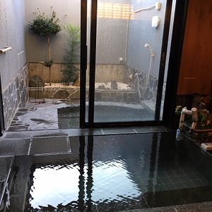 庭園露天風呂とジャグジーの内湯！七城町の温泉「天然家族温泉蘇ざき」