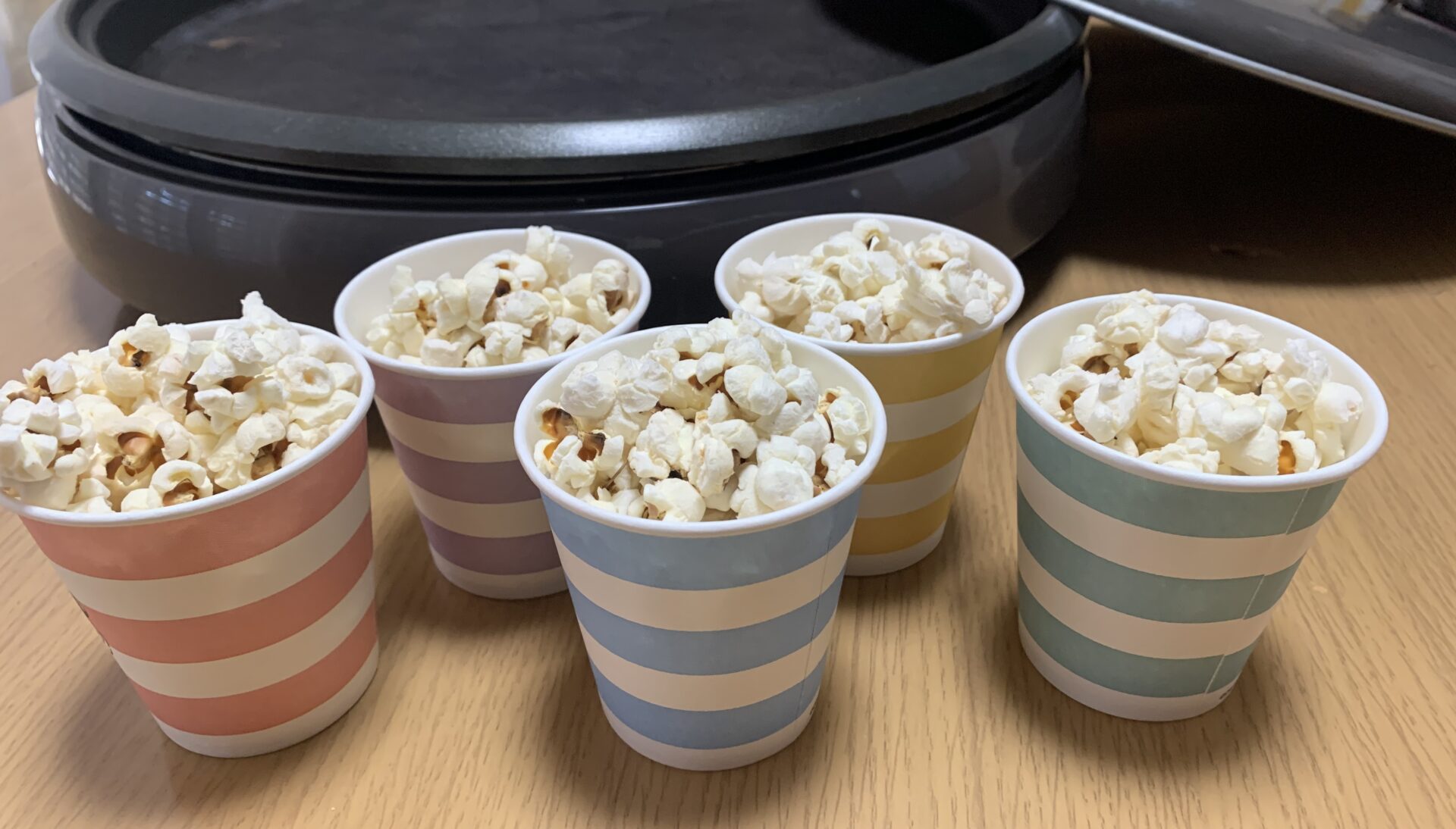 ラクしたい夕食に♡子供も大喜び「ホットプレートレシピ」22選 - LOCARI ロカリ