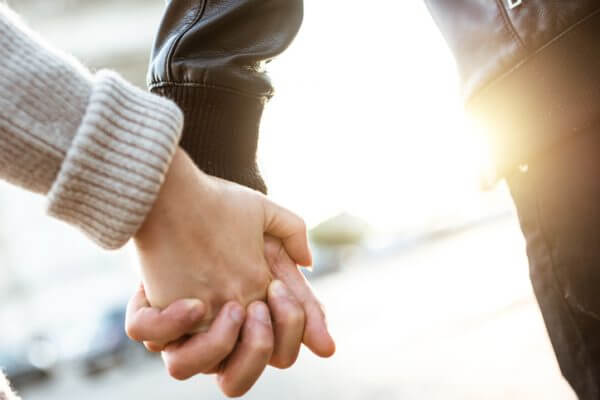 Couple Diagnosis4 Relationship Psychology Tests Based on How You HoldHands - YouTube